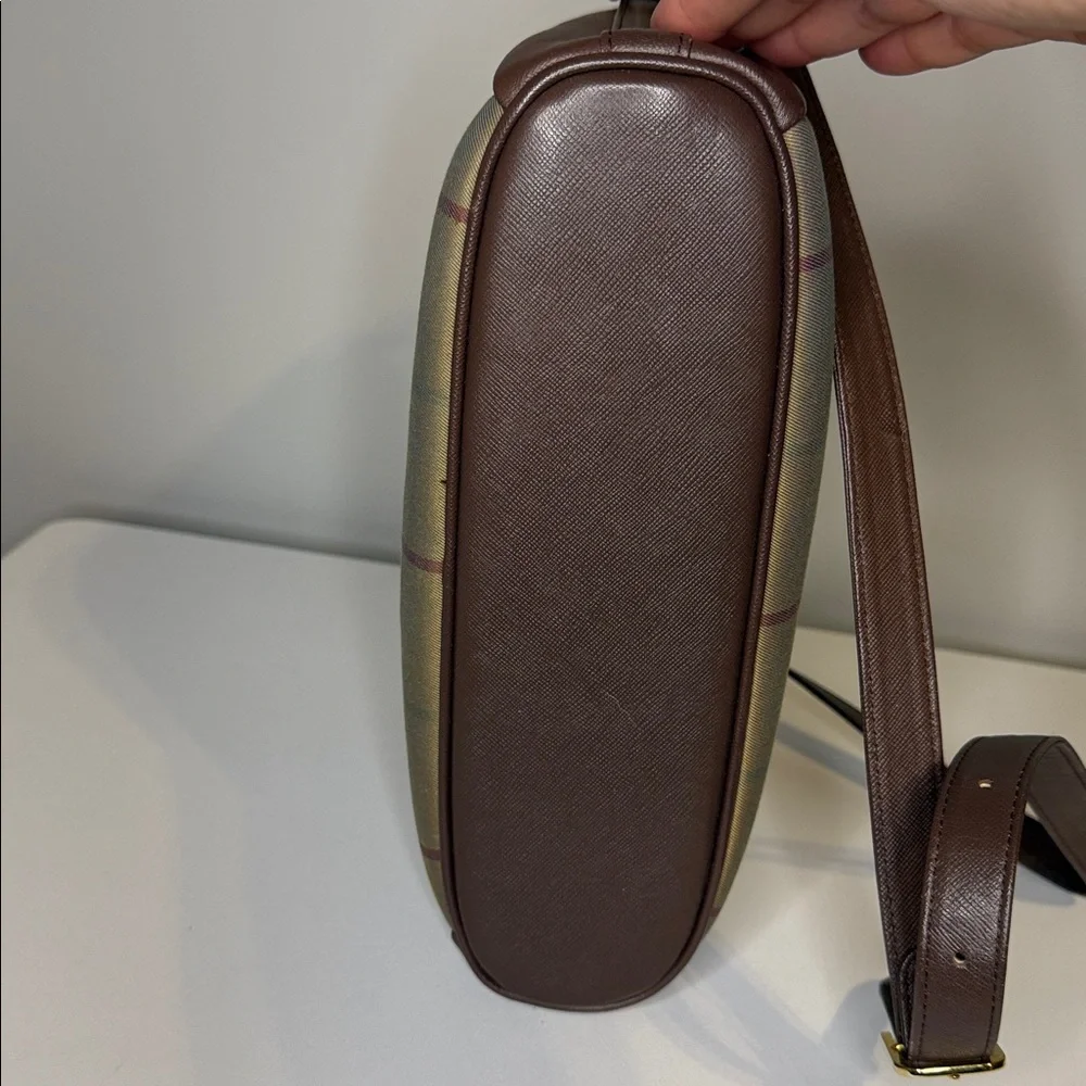 Burberrys Olive and Brown Check Shoulder Bag & Tom Ford Sunglasses - Picture 6 of 9